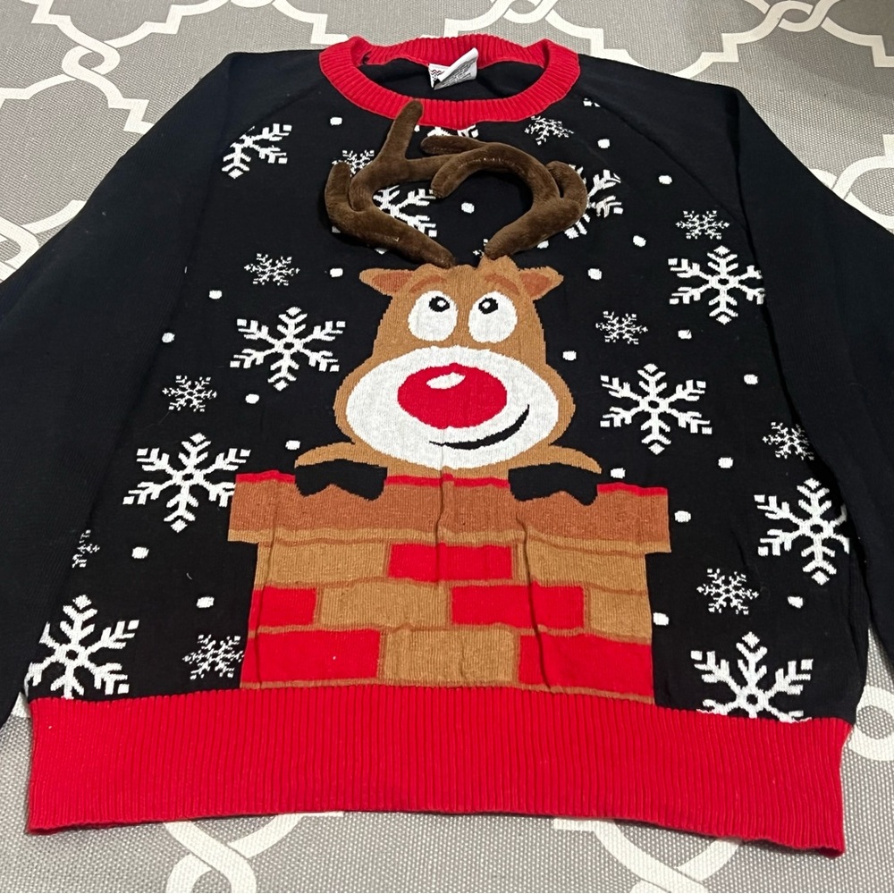 Christmas - Holiday Ugly / Cute Reindeer Sweater!!😍😍